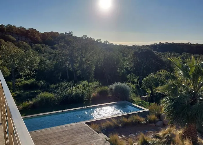 Santa Giulia Camara - *